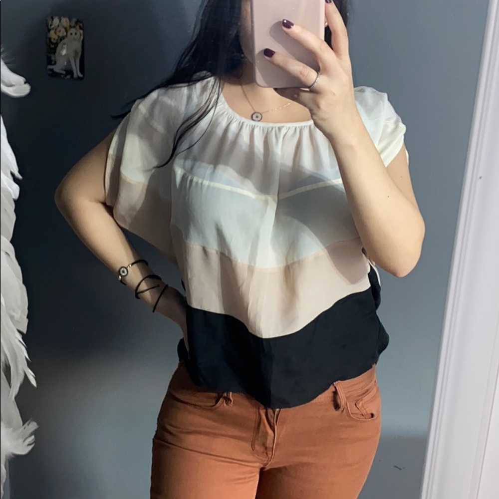 Silky open sleeve top💙 5/$21